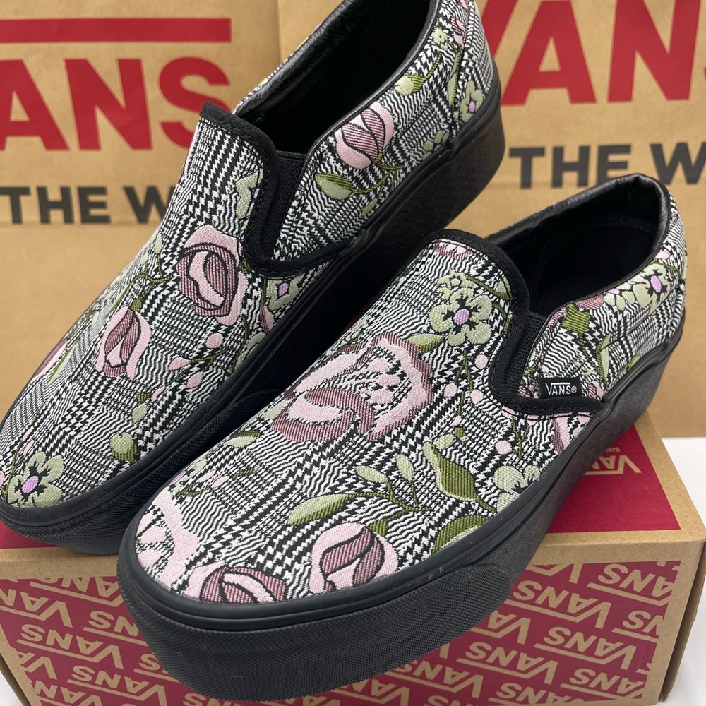 Vans WMNS Classic Slip-On Stackform Platform Sneakers 
Tapestry Floral Black - Picture 11 of 16